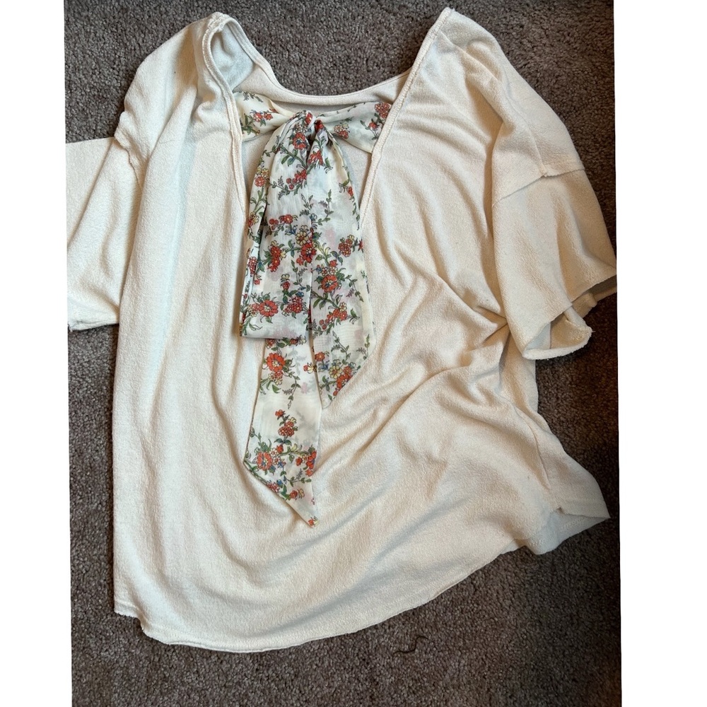 T-shirt with tie back